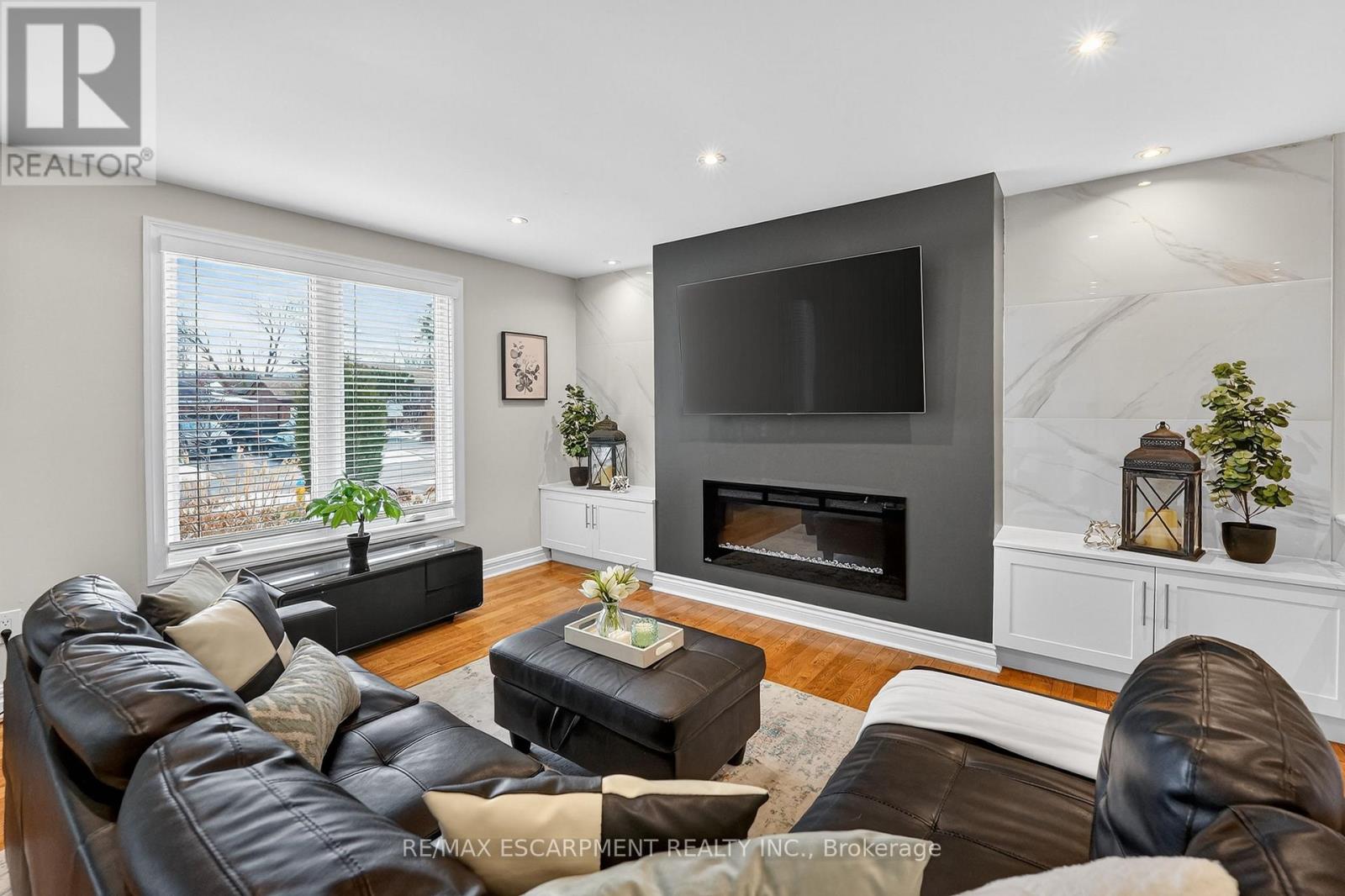 16 Samuel Road, Grimsby, Ontario  L3M 4P6 - Photo 5 - X12828400