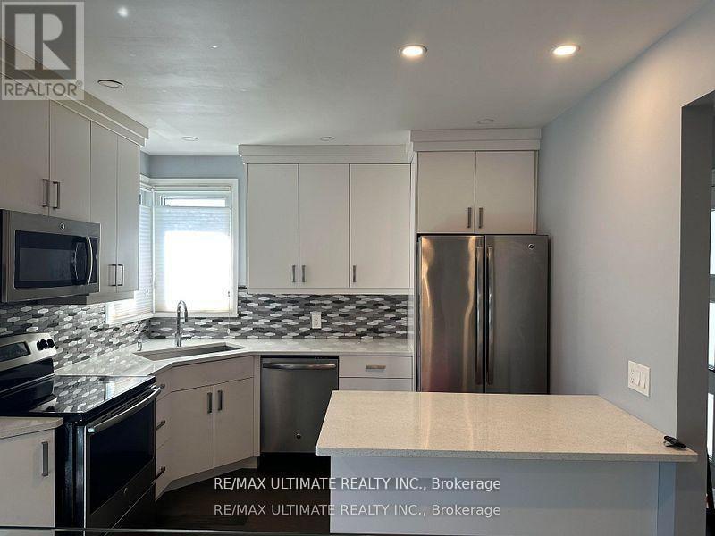 10 Columbia Street, St. Catharines, Ontario  L2R 5H6 - Photo 2 - X12828426