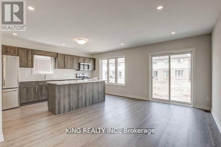 126 Monarch Street, Welland, Ontario  L3C 0G6 - Photo 4 - X12828432