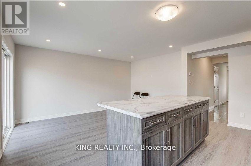 126 Monarch Street, Welland, Ontario  L3C 0G6 - Photo 6 - X12828432