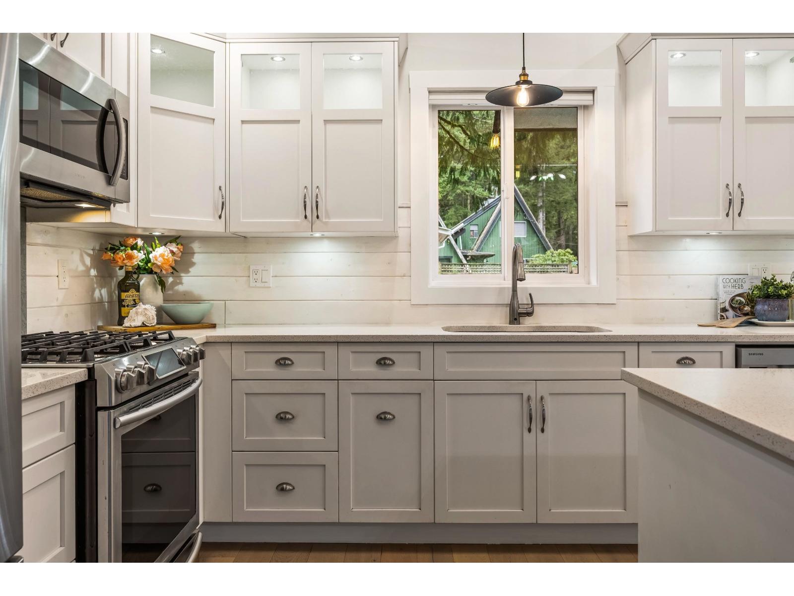 649 Mountain View Road, Cultus Lake North, Cultus Lake, British Columbia  V2R 4Z6 - Photo 19 - R3094227