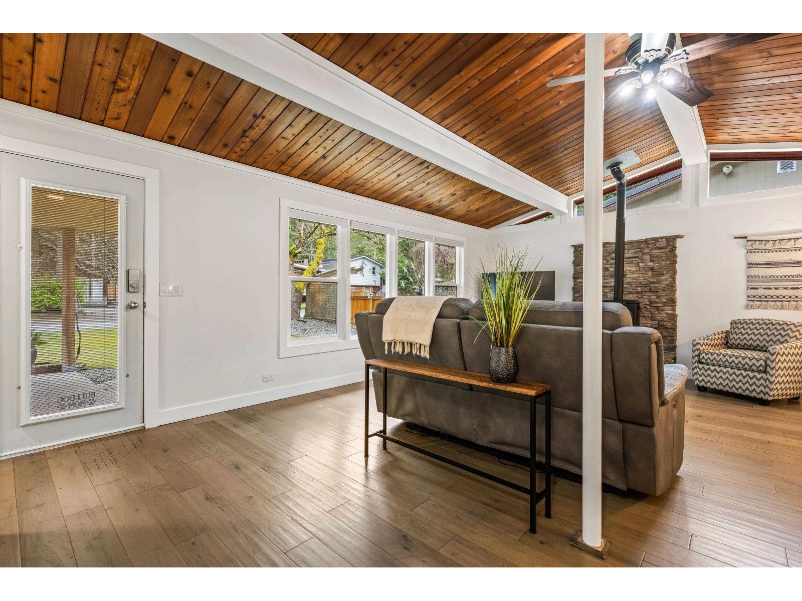 649 Mountain View Road, Cultus Lake North, Cultus Lake, British Columbia  V2R 4Z6 - Photo 11 - R3094227