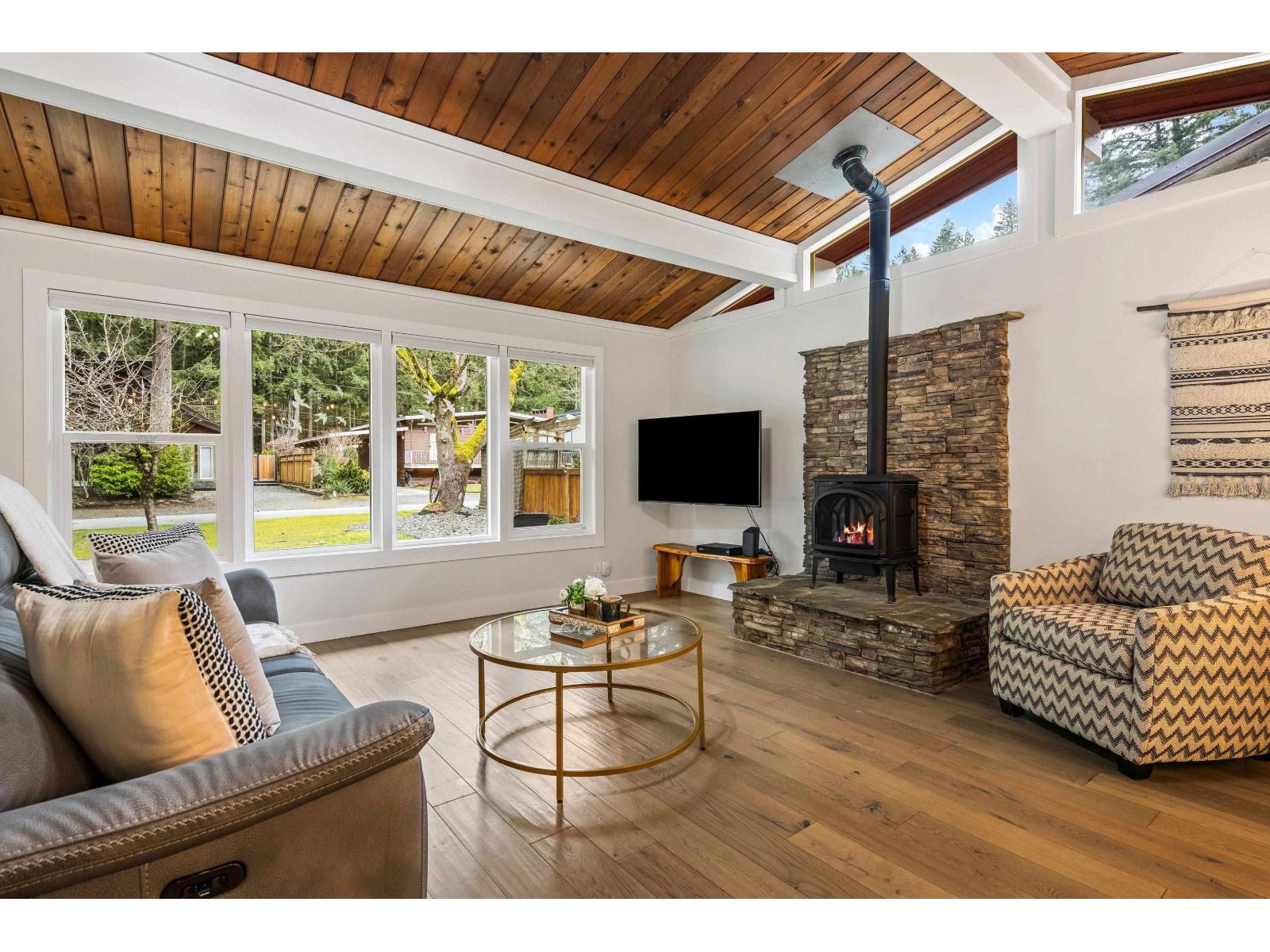 649 Mountain View Road, Cultus Lake North, Cultus Lake, British Columbia  V2R 4Z6 - Photo 13 - R3094227