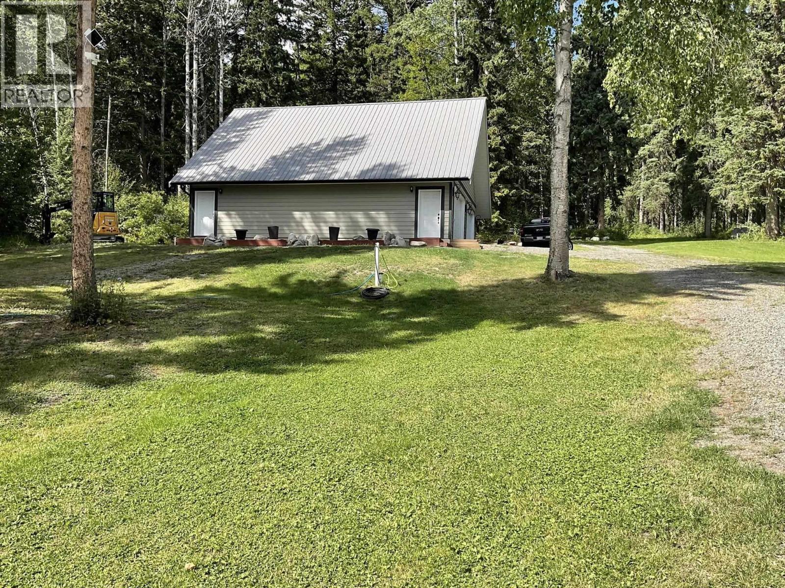 5780 Timothy Lake Road, 100 Mile House, British Columbia  V0K 1T0 - Photo 3 - R3094293