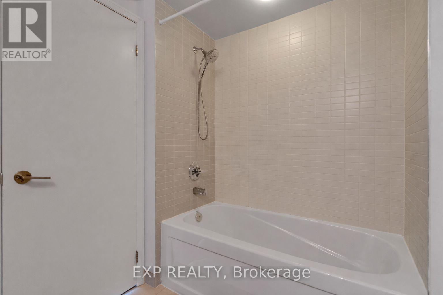 2807 - 21 Carlton Street, Toronto, Ontario  M5B 1L3 - Photo 23 - C12808354