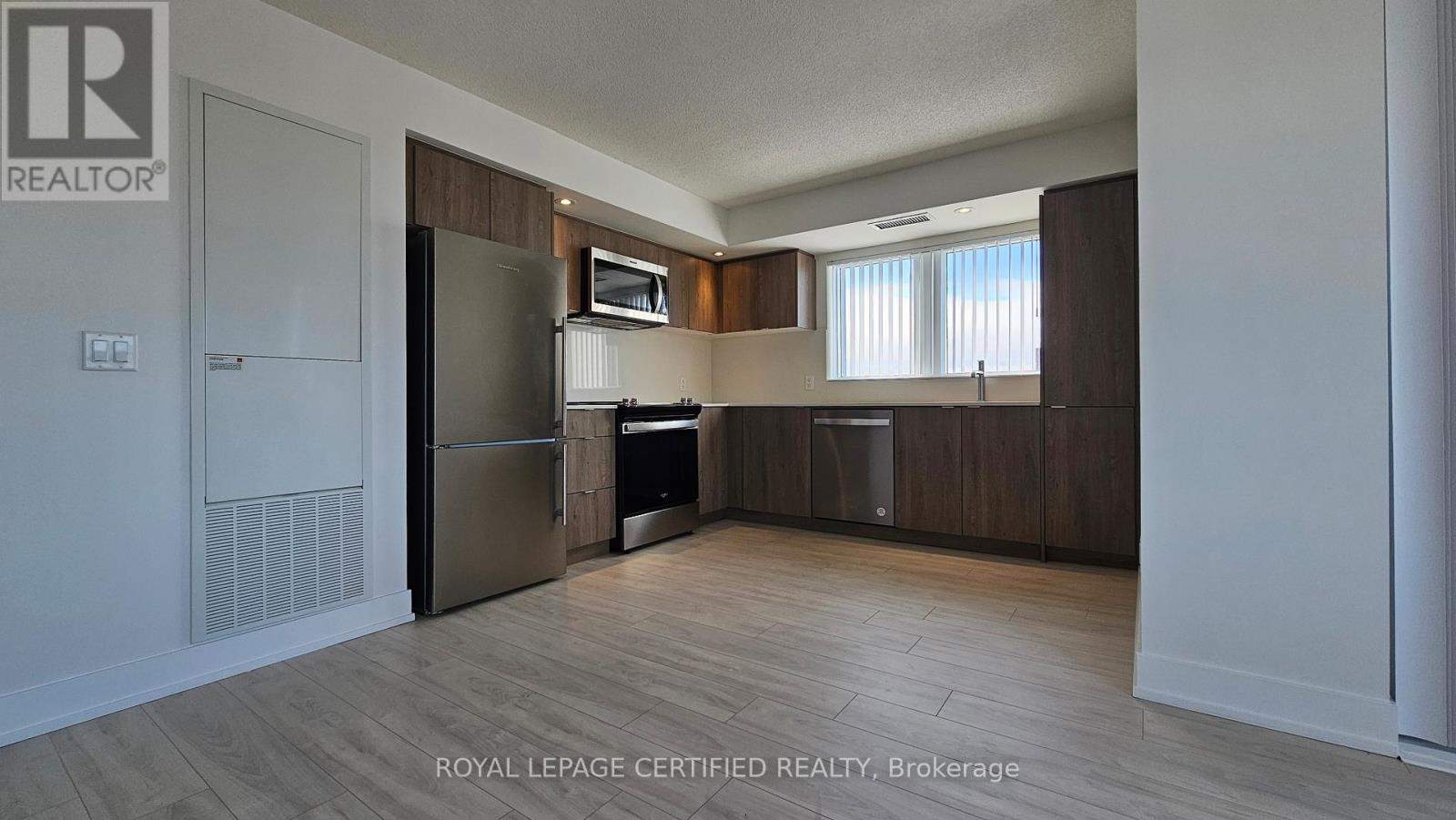 1204 - 10 Eva Road, Toronto (Etobicoke West Mall), Ontario  M9C 1E8 - Photo 8 - W12828192