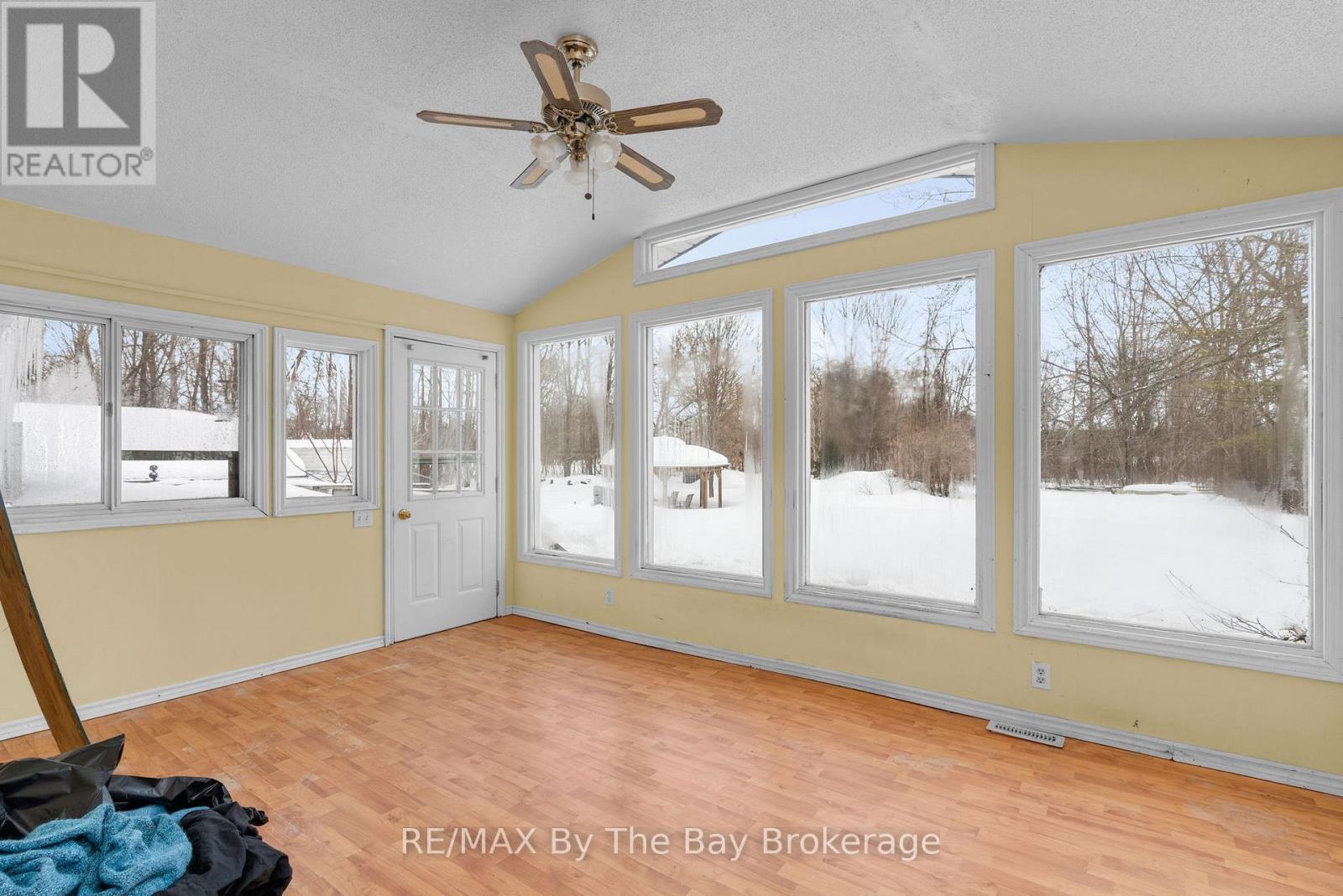 1781 Klondike Park Road, Wasaga Beach, Ontario L9Z 2W8 - Photo 12 - S12828464