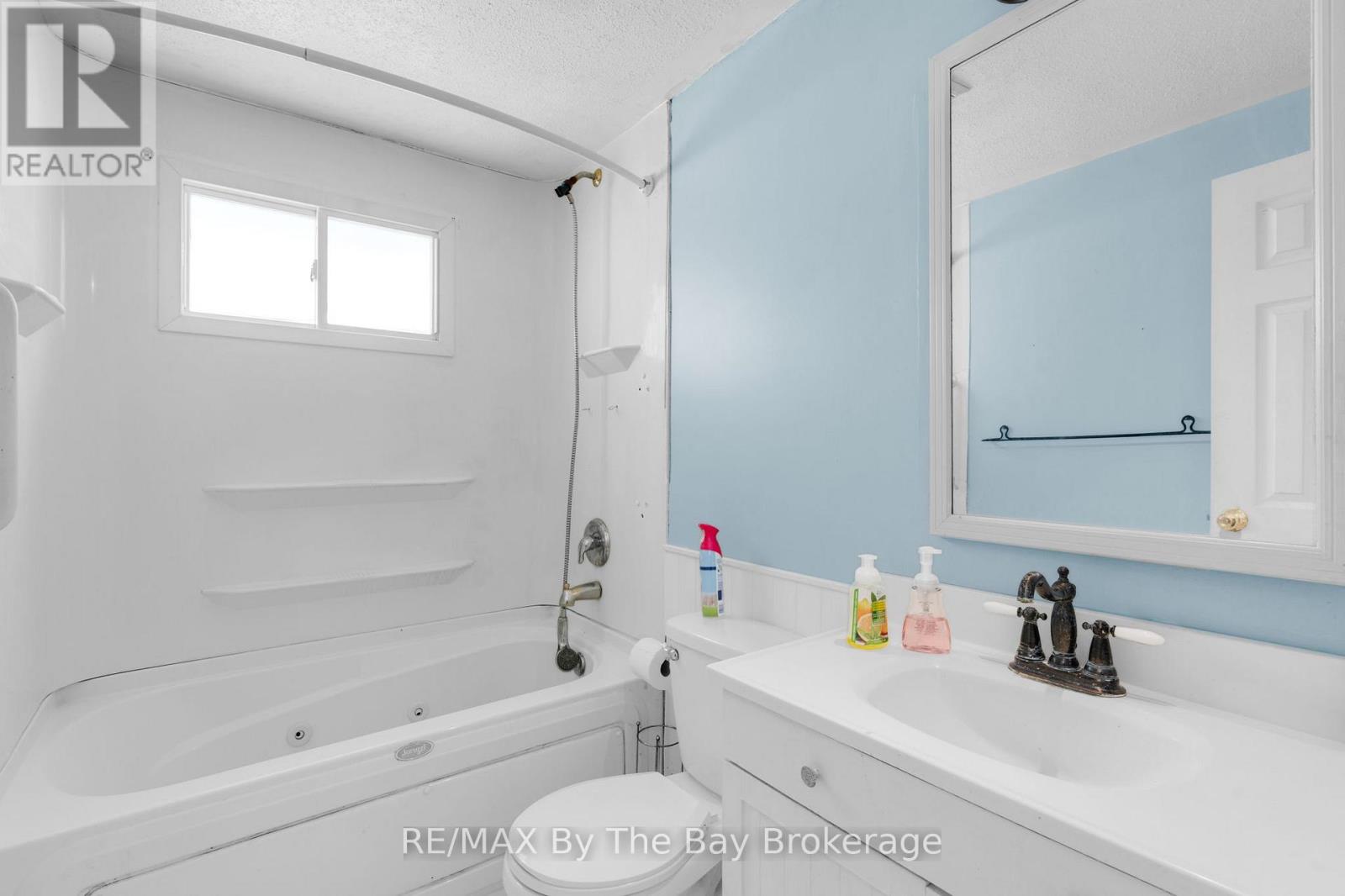 1781 Klondike Park Road, Wasaga Beach, Ontario L9Z 2W8 - Photo 20 - S12828464