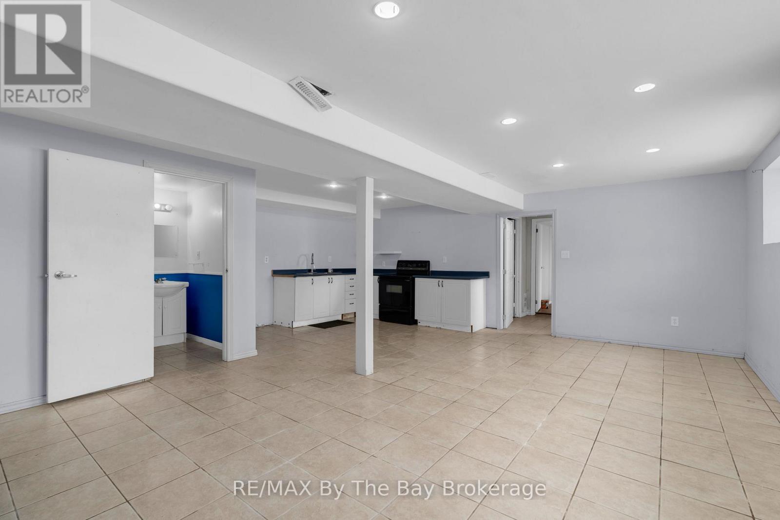 1781 Klondike Park Road, Wasaga Beach, Ontario L9Z 2W8 - Photo 24 - S12828464