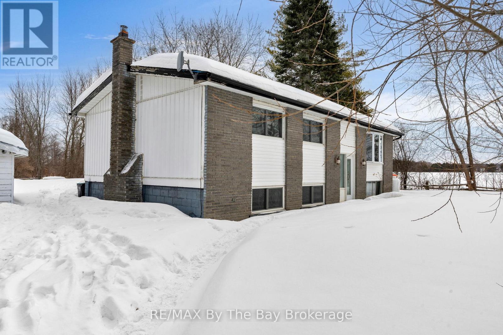 1781 Klondike Park Road, Wasaga Beach, Ontario L9Z 2W8 - Photo 4 - S12828464