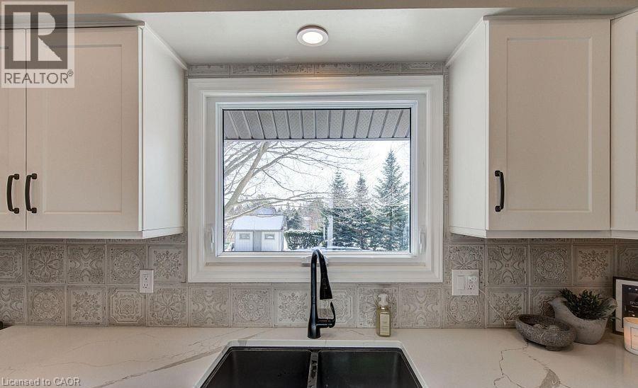 11 Robin Street S, Sweaburg, Ontario  N4S 7V6 - Photo 11 - 40808327