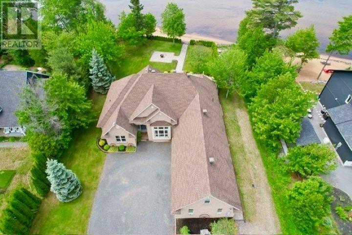 857 Sunnyside Beach RD, Sault Ste. Marie, Ontario