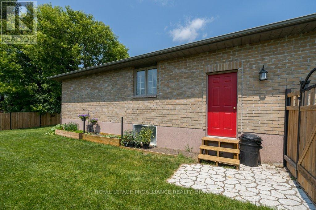 2 Stonegate Crescent, Quinte West, Ontario  K0K 2C0 - Photo 45 - X12828480