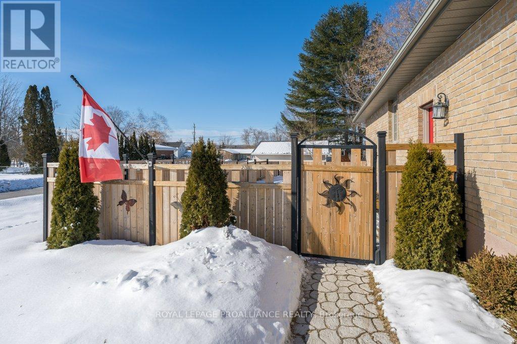 2 Stonegate Crescent, Quinte West, Ontario  K0K 2C0 - Photo 5 - X12828480