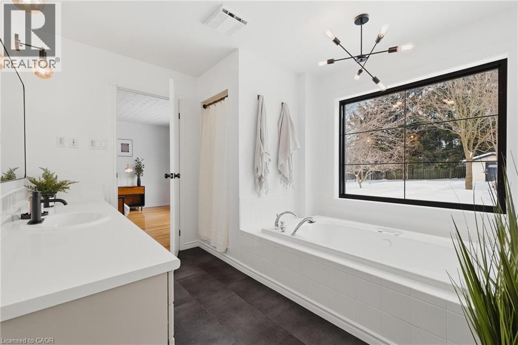 523 Forest Hill Drive, Kitchener, Ontario  N2M 5N5 - Photo 18 - 40802626