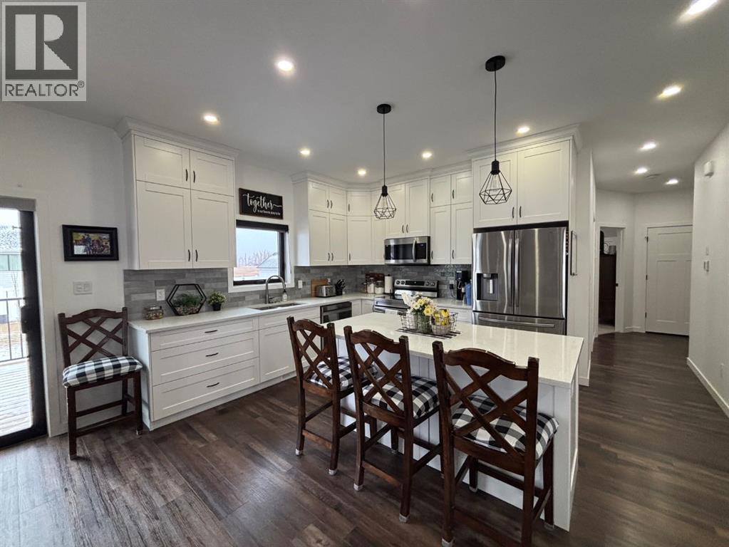 349 E 1 Avenue N, Magrath, Alberta  T0K 1J0 - Photo 14 - A2283786