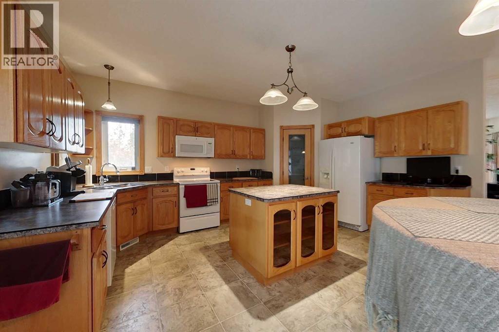 732 9 Street Sw, Slave Lake, Alberta  T0G 2A4 - Photo 9 - A2288257