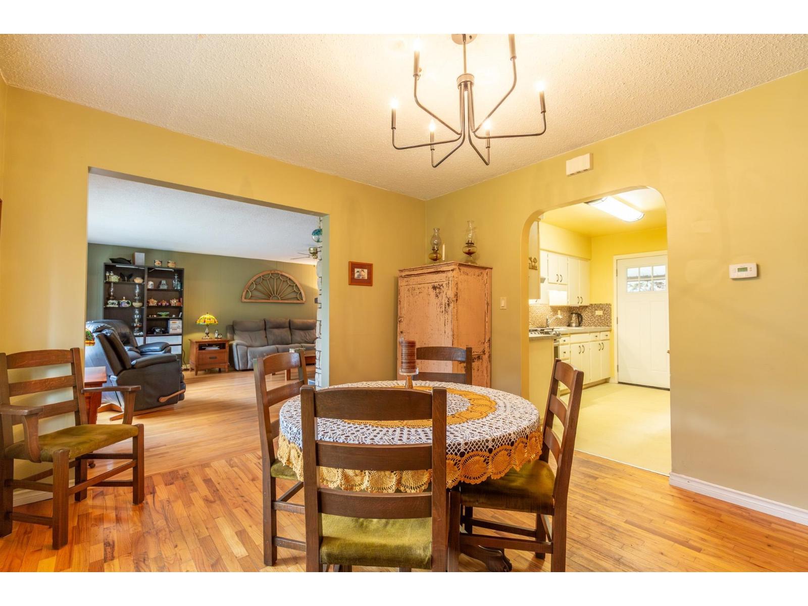 13221 112b Avenue, Surrey, British Columbia  V3R 2H4 - Photo 12 - R3094200