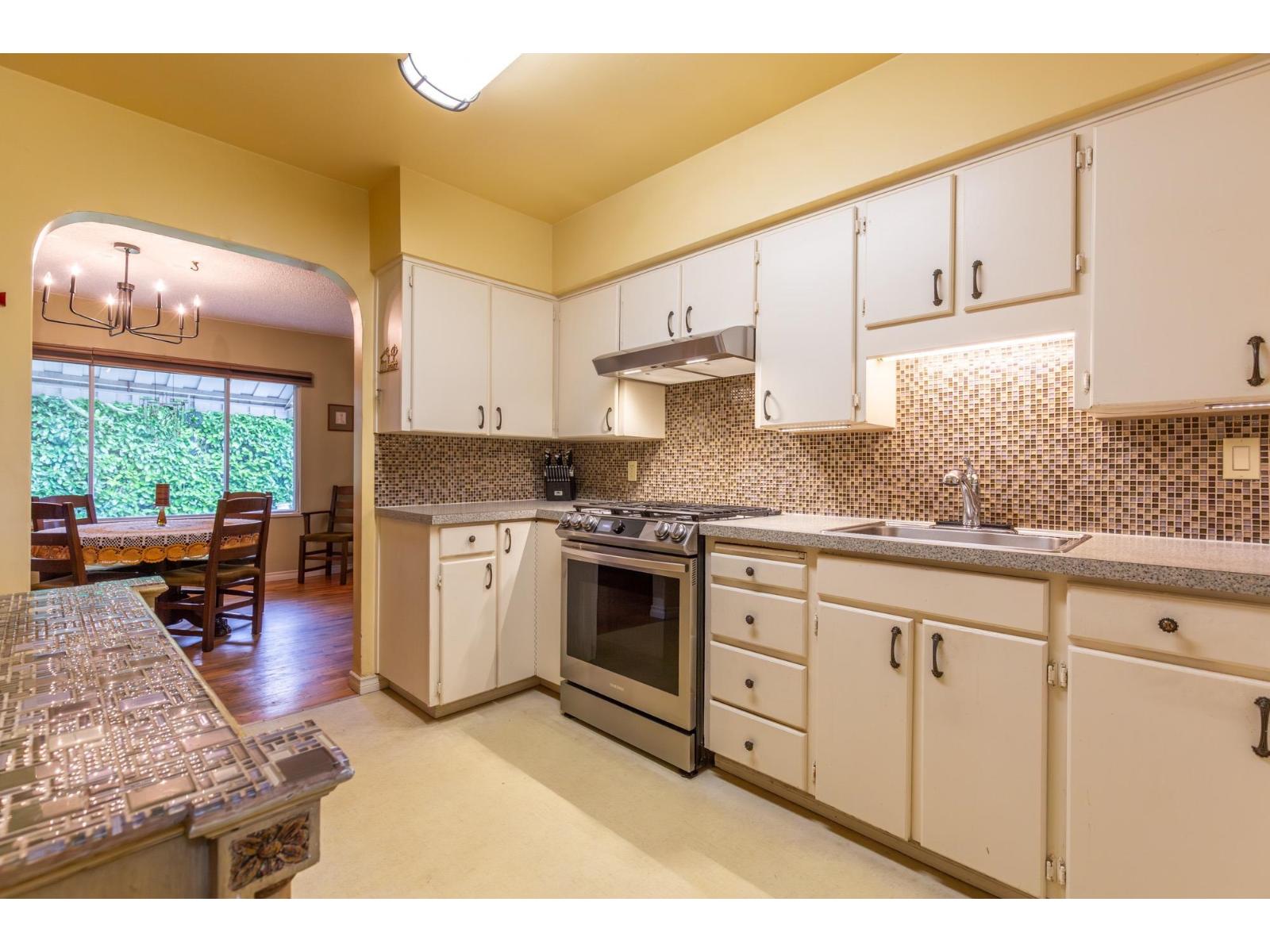 13221 112b Avenue, Surrey, British Columbia  V3R 2H4 - Photo 17 - R3094200