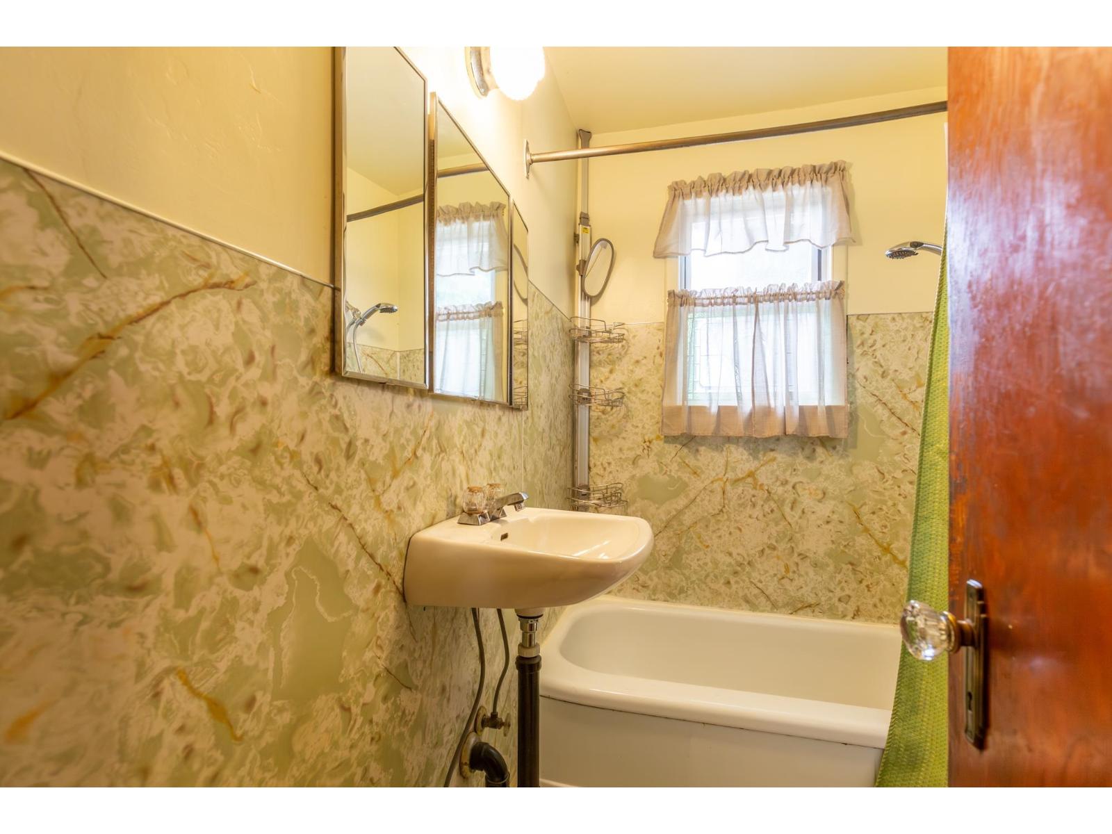 13221 112b Avenue, Surrey, British Columbia  V3R 2H4 - Photo 23 - R3094200