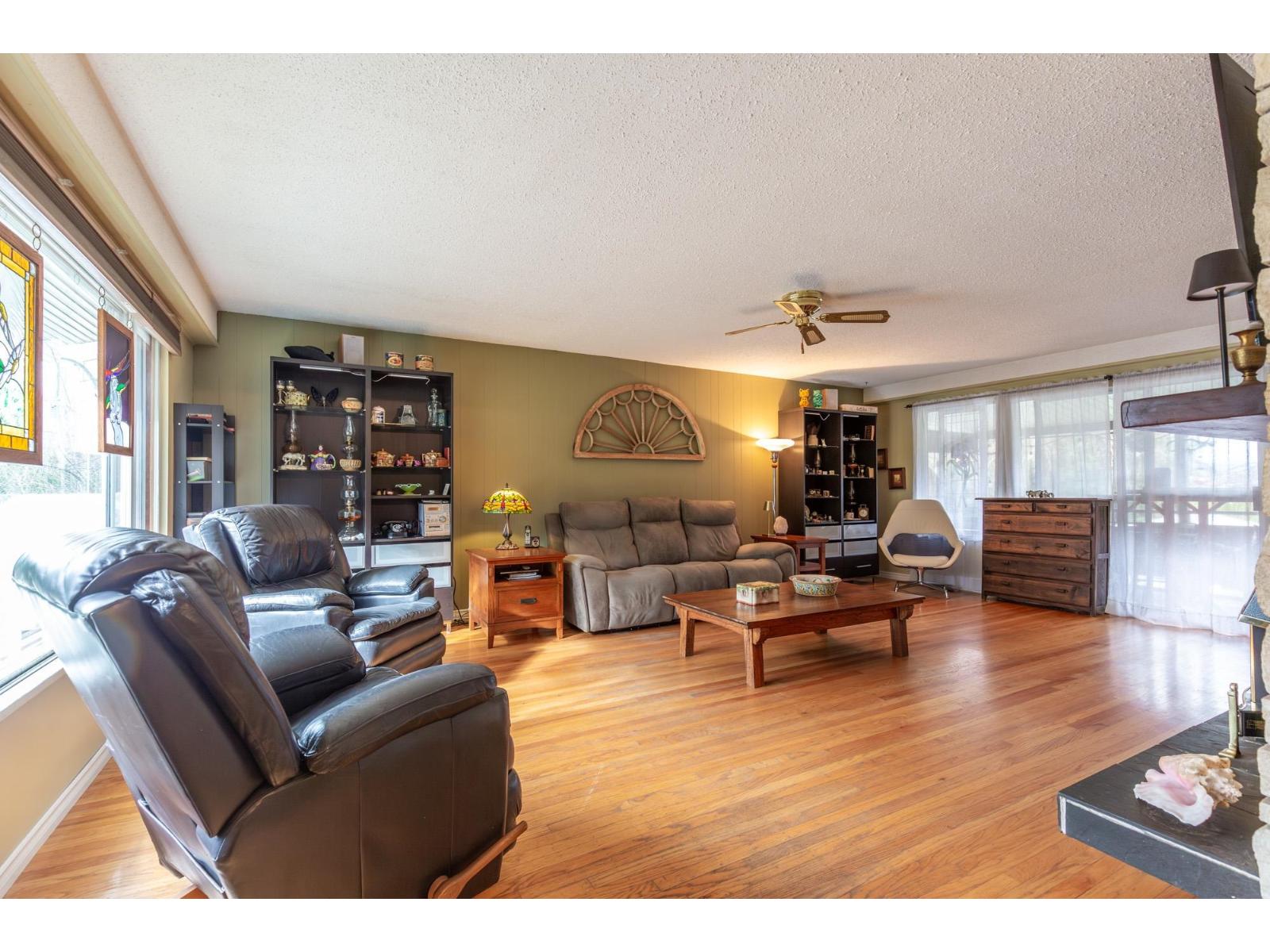 13221 112b Avenue, Surrey, British Columbia  V3R 2H4 - Photo 4 - R3094200