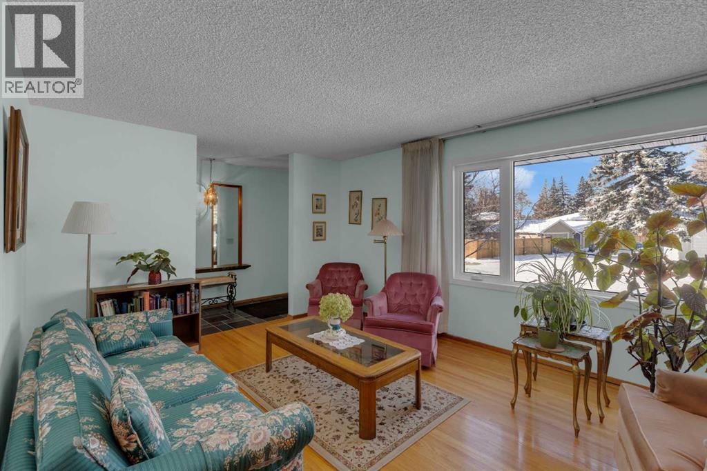 9628 Palisan Place Sw, Calgary, Alberta  T2V 3S9 - Photo 6 - A2287456