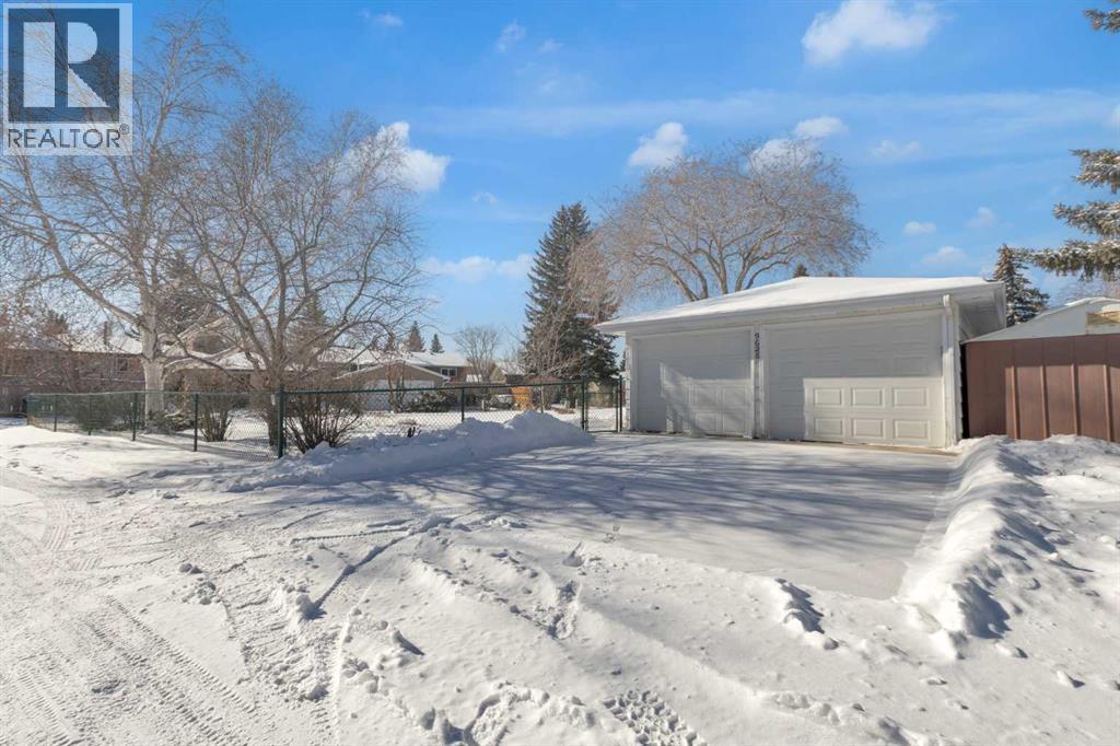 9628 Palisan Place Sw, Calgary, Alberta  T2V 3S9 - Photo 30 - A2287456