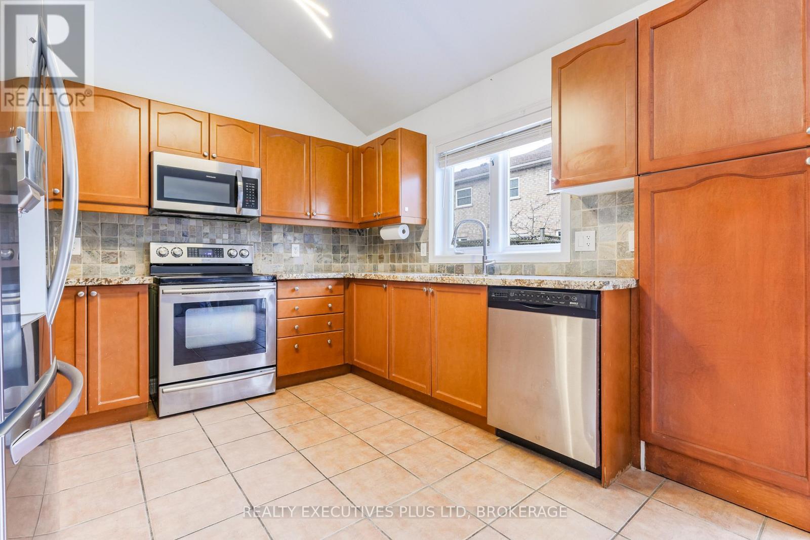 389 Wright Crescent, Niagara-On-The-Lake, Ontario  L0S 1J0 - Photo 10 - X12828458