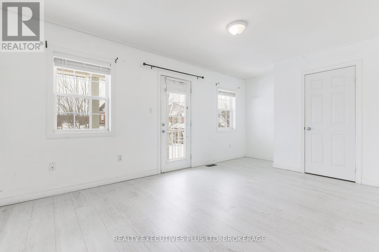 389 Wright Crescent, Niagara-On-The-Lake, Ontario  L0S 1J0 - Photo 16 - X12828458