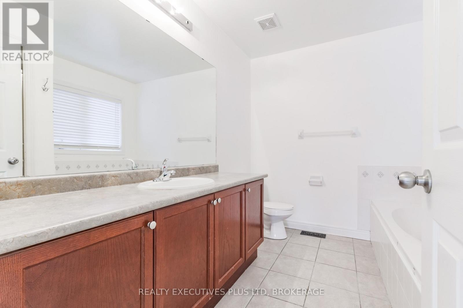 389 Wright Crescent, Niagara-On-The-Lake, Ontario  L0S 1J0 - Photo 20 - X12828458