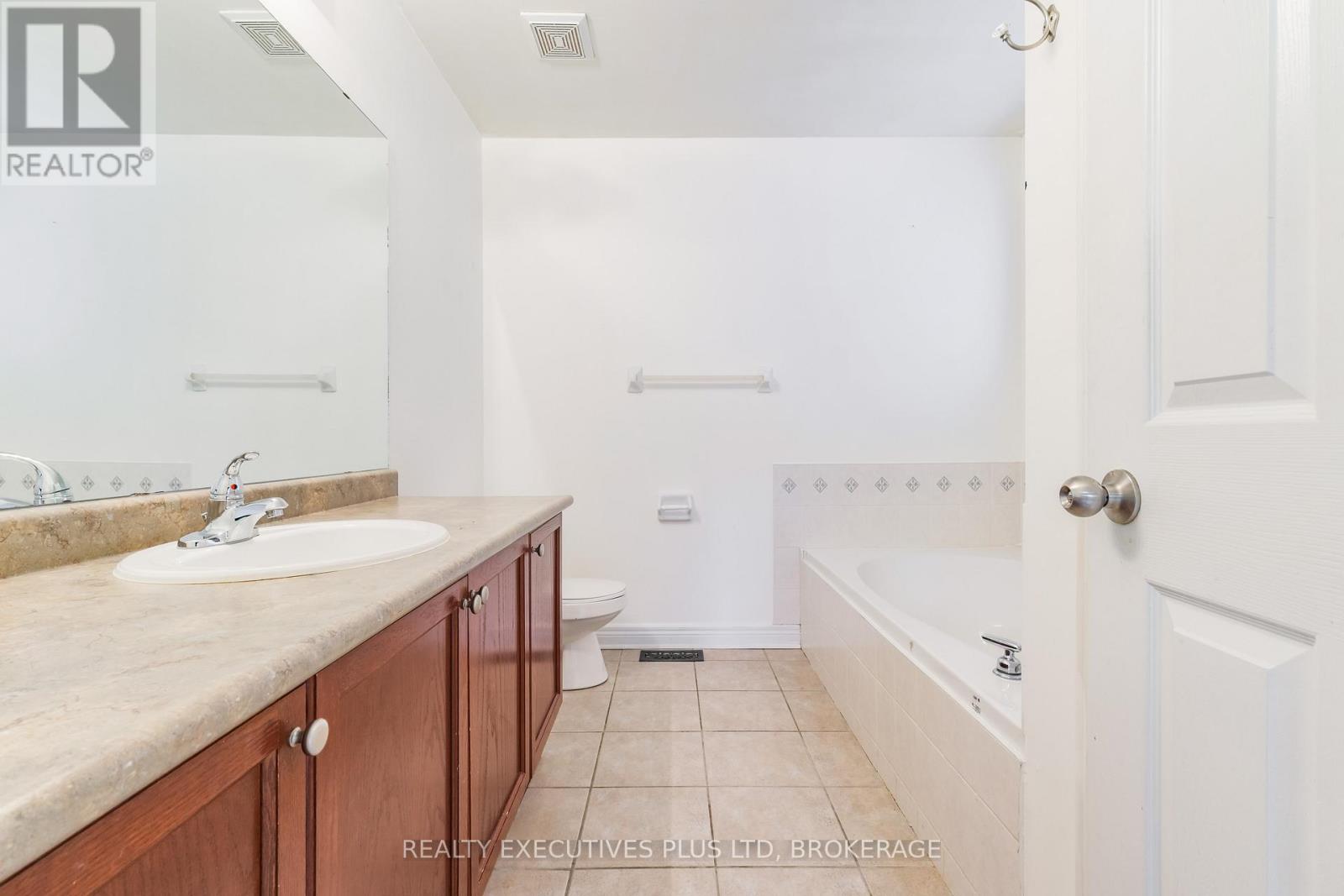 389 Wright Crescent, Niagara-On-The-Lake, Ontario  L0S 1J0 - Photo 21 - X12828458