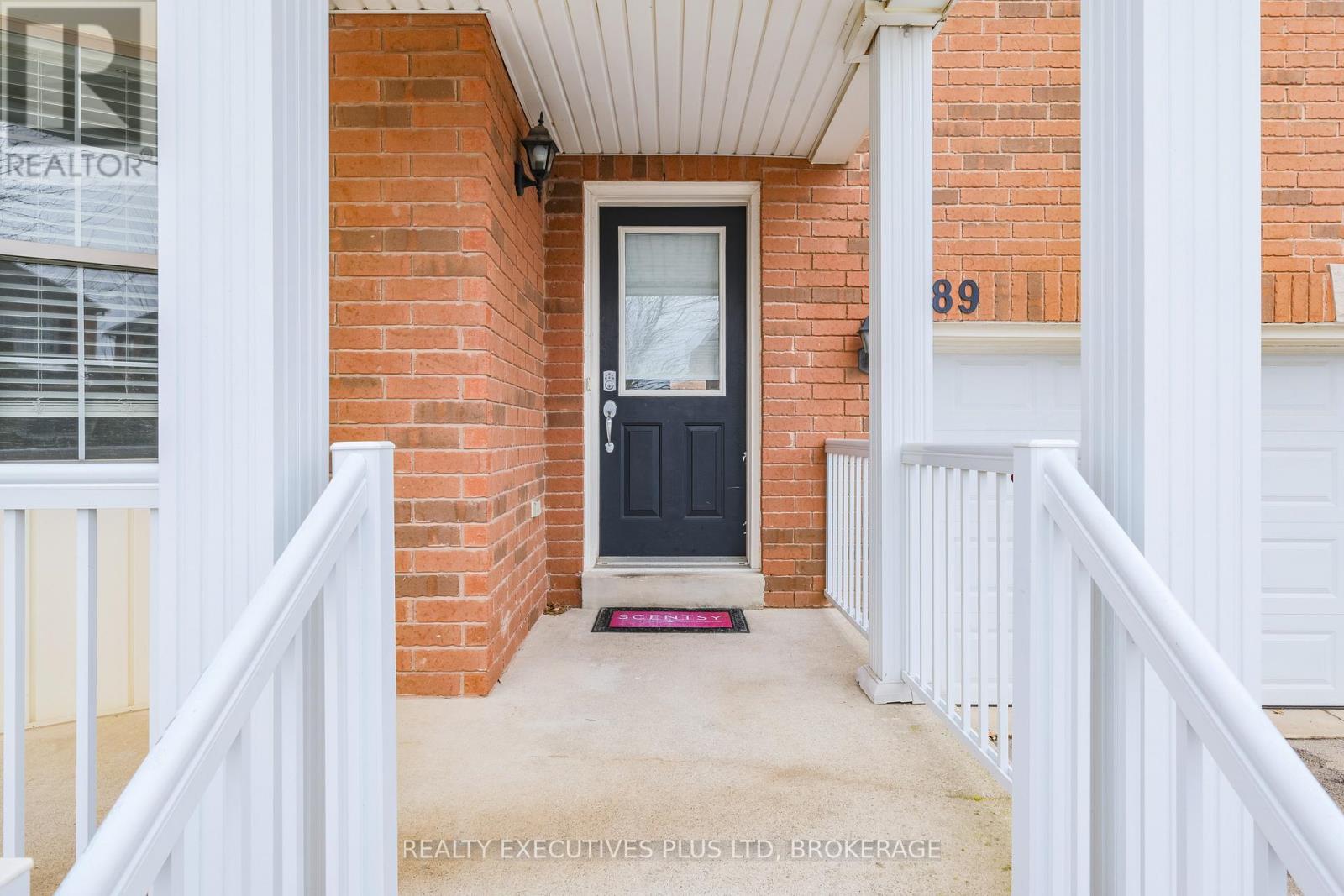 389 Wright Crescent, Niagara-On-The-Lake, Ontario  L0S 1J0 - Photo 3 - X12828458
