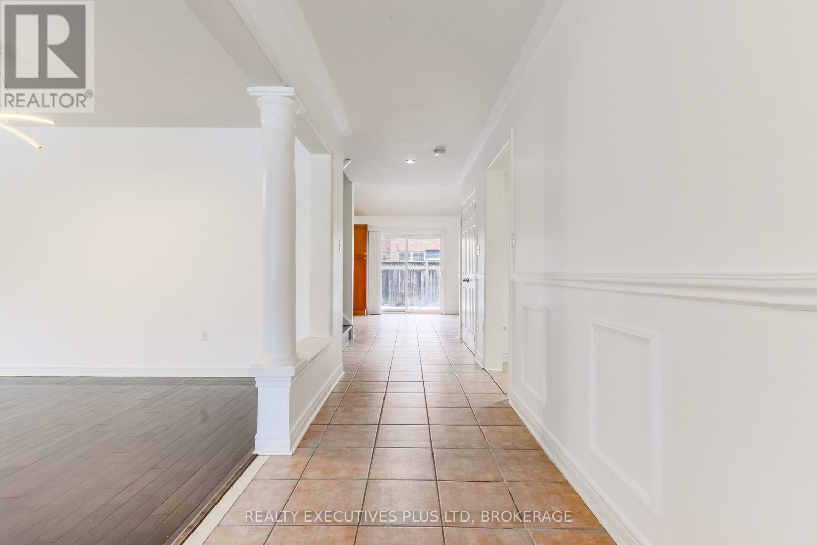 389 Wright Crescent, Niagara-On-The-Lake, Ontario  L0S 1J0 - Photo 5 - X12828458