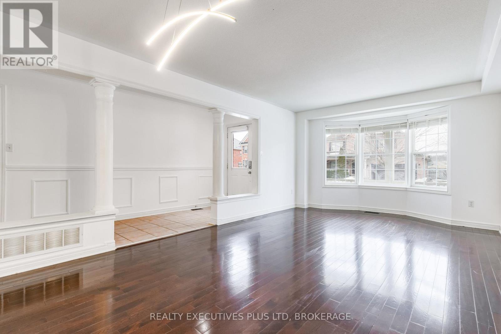 389 Wright Crescent, Niagara-On-The-Lake, Ontario  L0S 1J0 - Photo 6 - X12828458