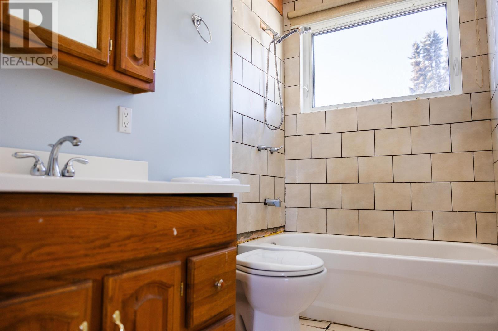 202 Pine St, Thunder Bay, Ontario  P7A 5X8 - Photo 11 - TB2600306