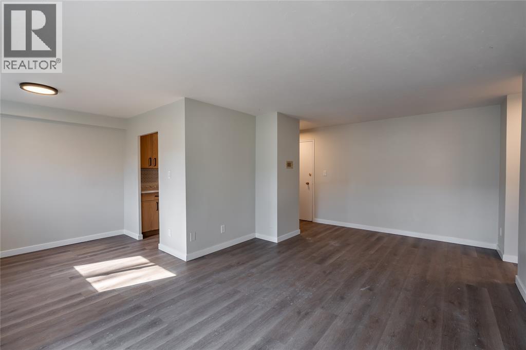 1075 Brenchley Avenue Unit# 106, Sarnia, Ontario  N7S 1R6 - Photo 6 - 26004195