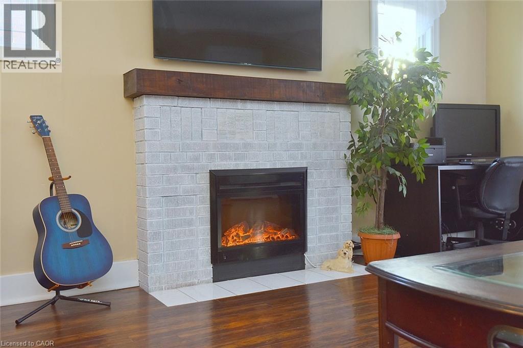 19 East 17th Street, Hamilton, Ontario  L9A 4L9 - Photo 7 - 40802010