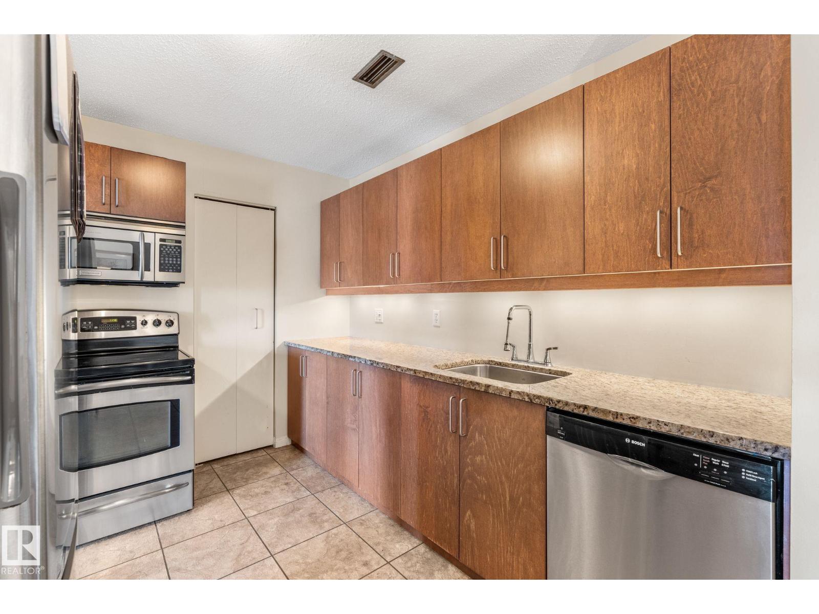 2324 151 Av Nw, Edmonton, Alberta  T5Y 2L1 - Photo 15 - E4475220