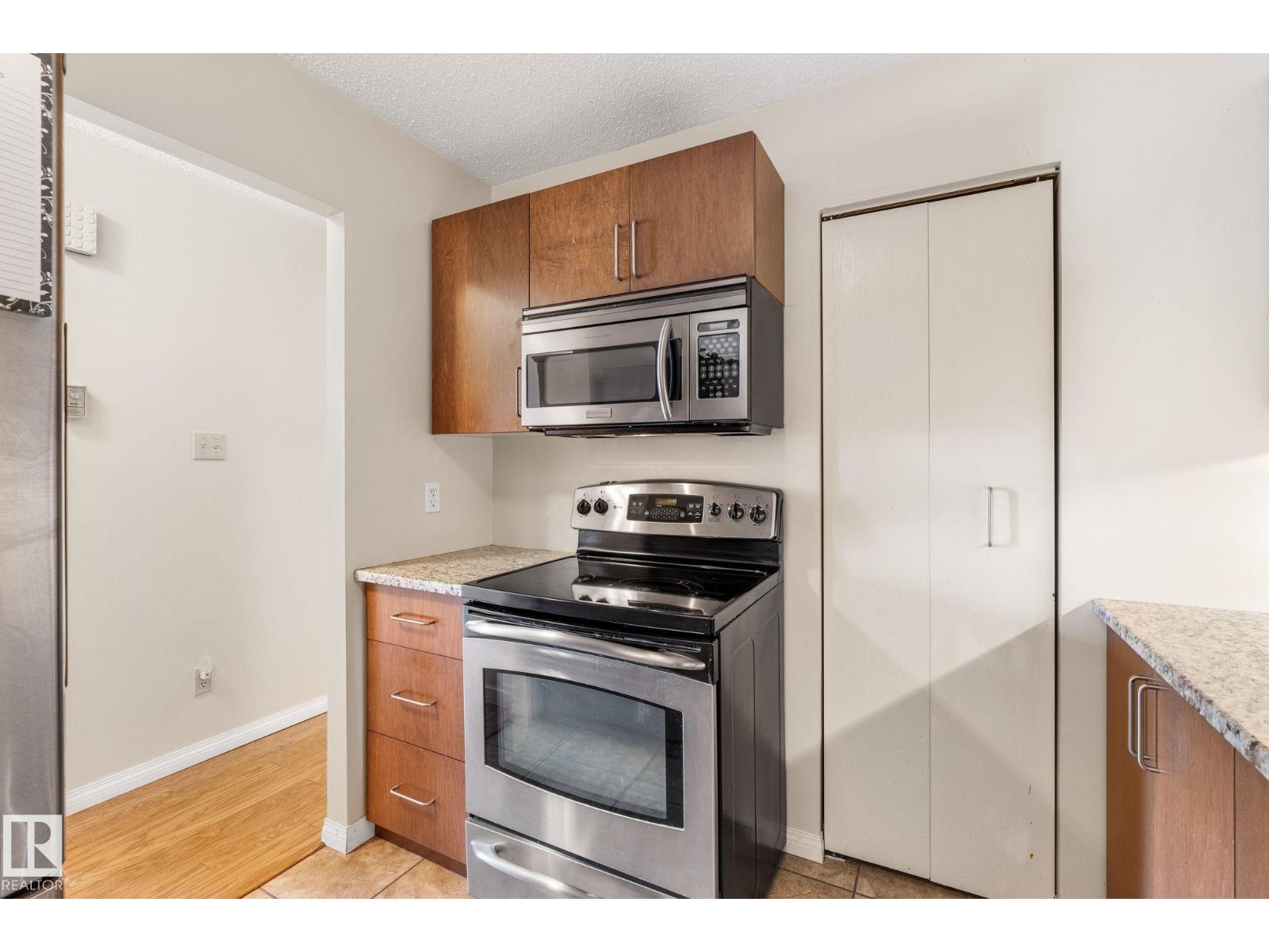 2324 151 Av Nw, Edmonton, Alberta  T5Y 2L1 - Photo 18 - E4475220