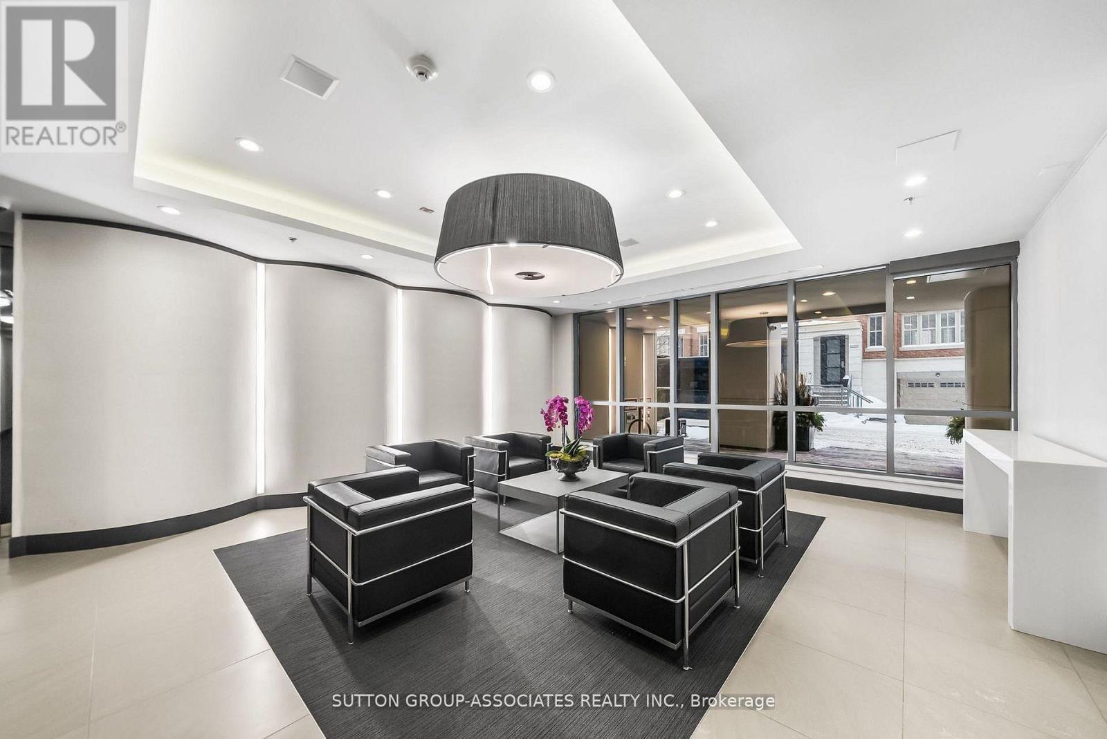 502 - 377 Madison Avenue, Toronto, Ontario  M4V 3E1 - Photo 2 - C12828446