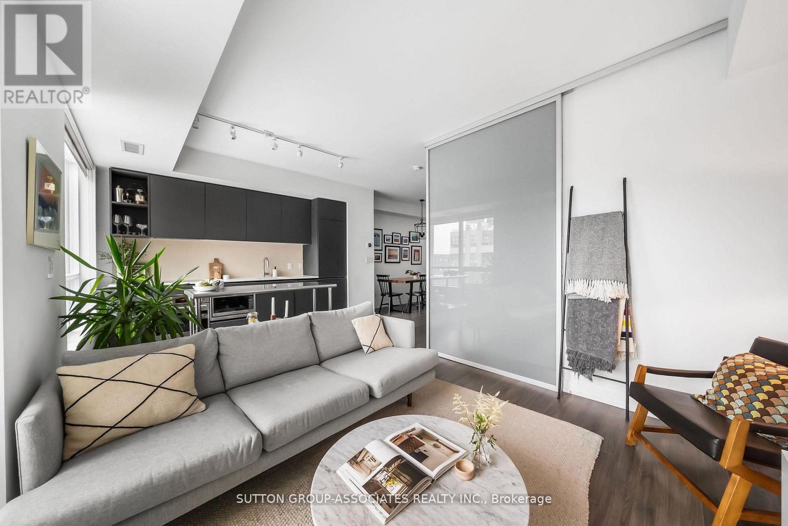 502 - 377 Madison Avenue, Toronto, Ontario  M4V 3E1 - Photo 4 - C12828446