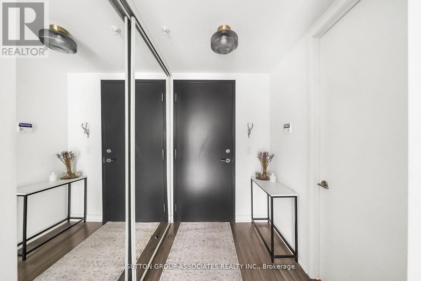 502 - 377 Madison Avenue, Toronto, Ontario  M4V 3E1 - Photo 6 - C12828446