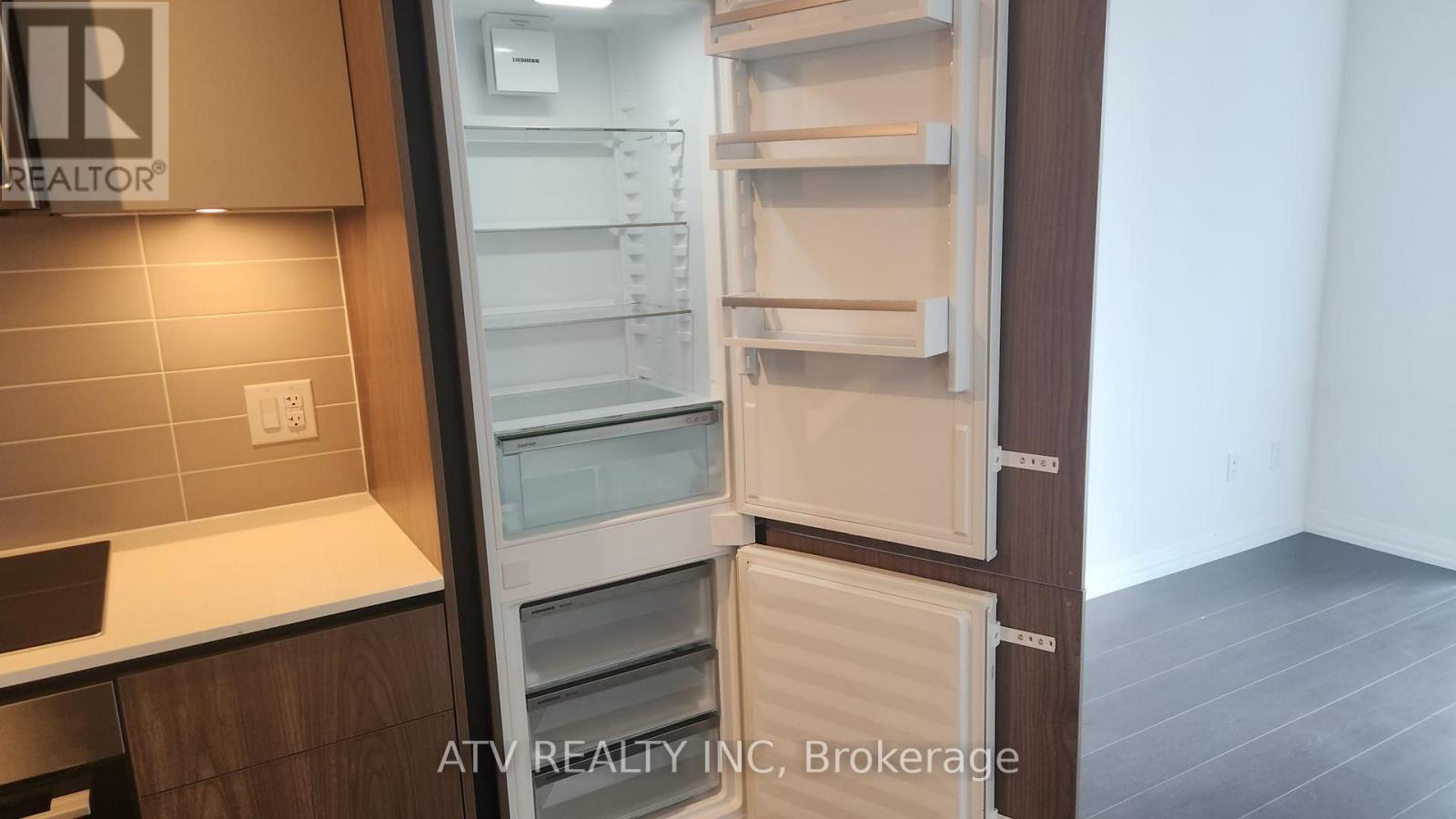 4822 - 28 Widmer Street, Toronto (Waterfront Communities), Ontario  M5V 0T2 - Photo 17 - C12828476