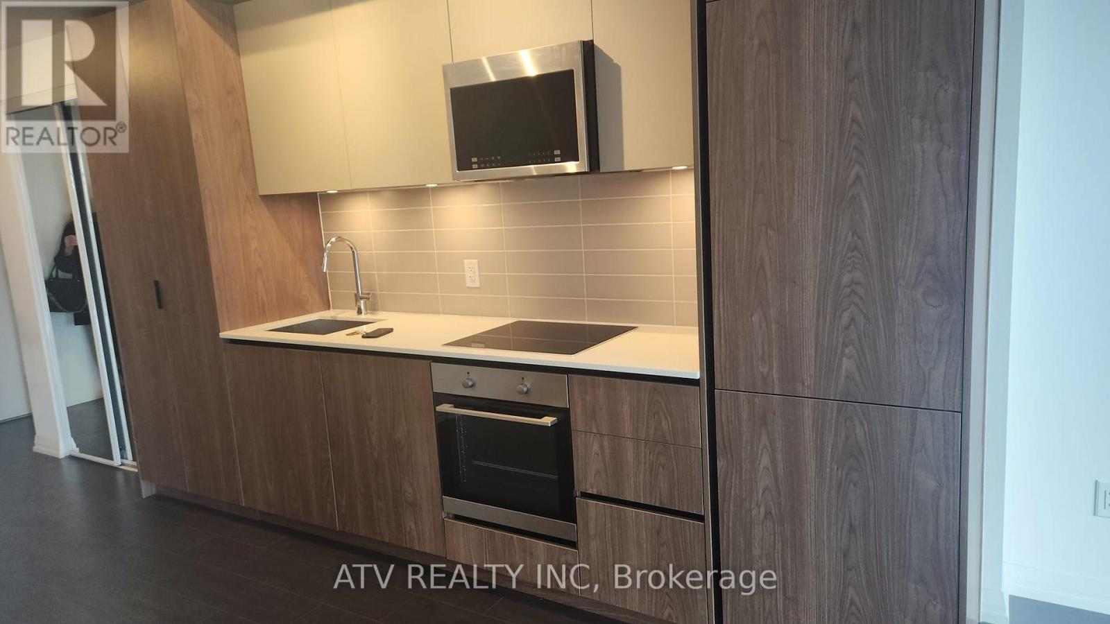 4822 - 28 Widmer Street, Toronto (Waterfront Communities), Ontario  M5V 0T2 - Photo 9 - C12828476