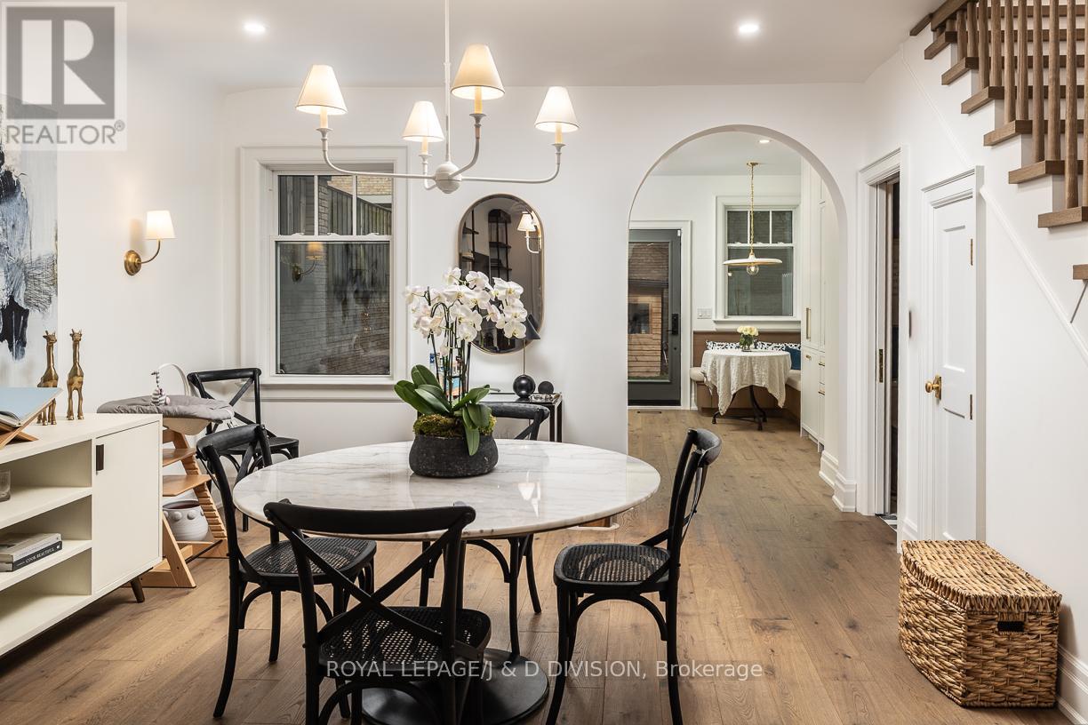 102 Shaftesbury Avenue, Toronto, Ontario  M4T 1A5 - Photo 17 - C12828530