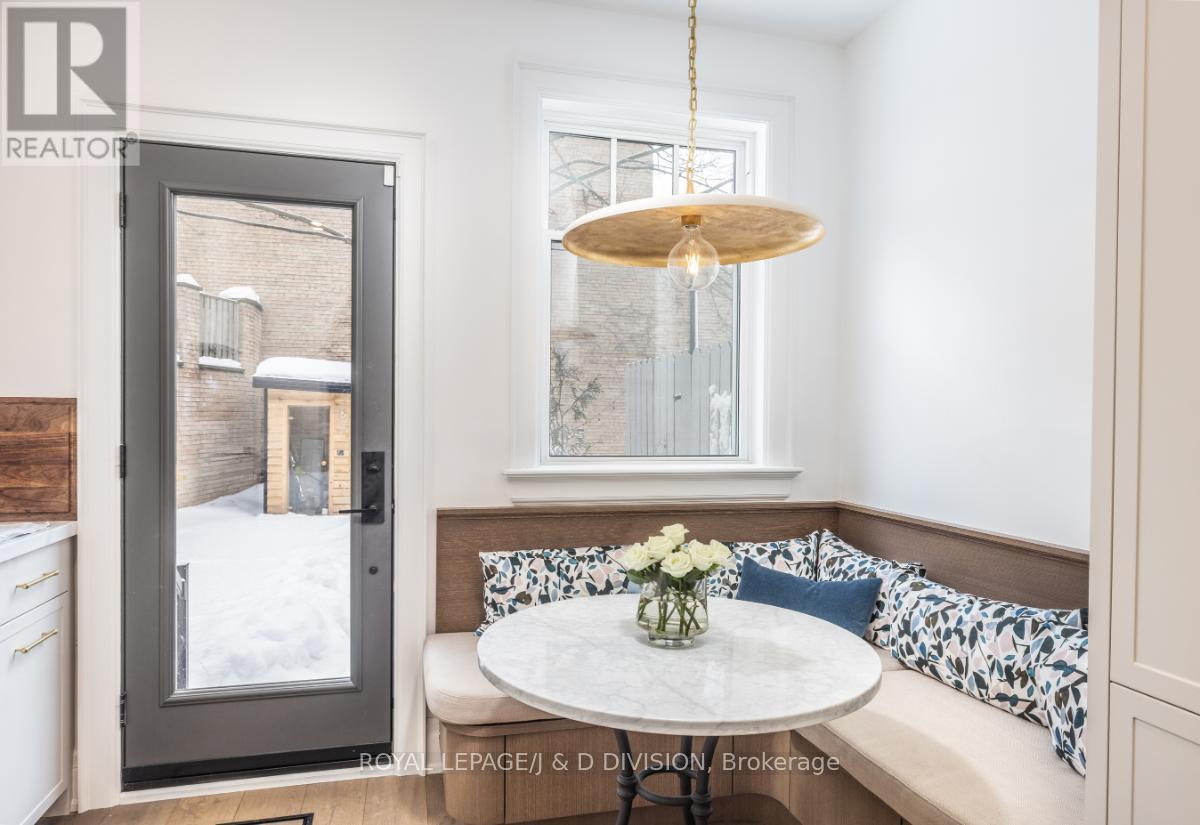 102 Shaftesbury Avenue, Toronto, Ontario  M4T 1A5 - Photo 21 - C12828530