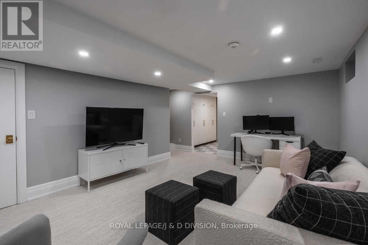 102 Shaftesbury Avenue, Toronto, Ontario  M4T 1A5 - Photo 43 - C12828530