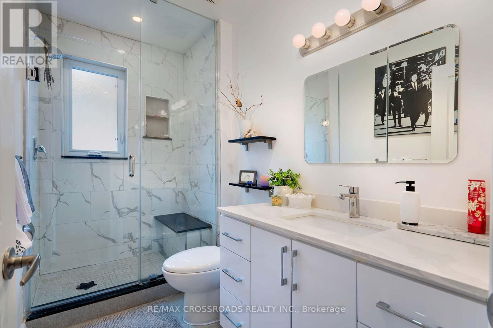 463 Milverton Boulevard, Toronto, Ontario  M4C 1X4 - Photo 25 - E12828462