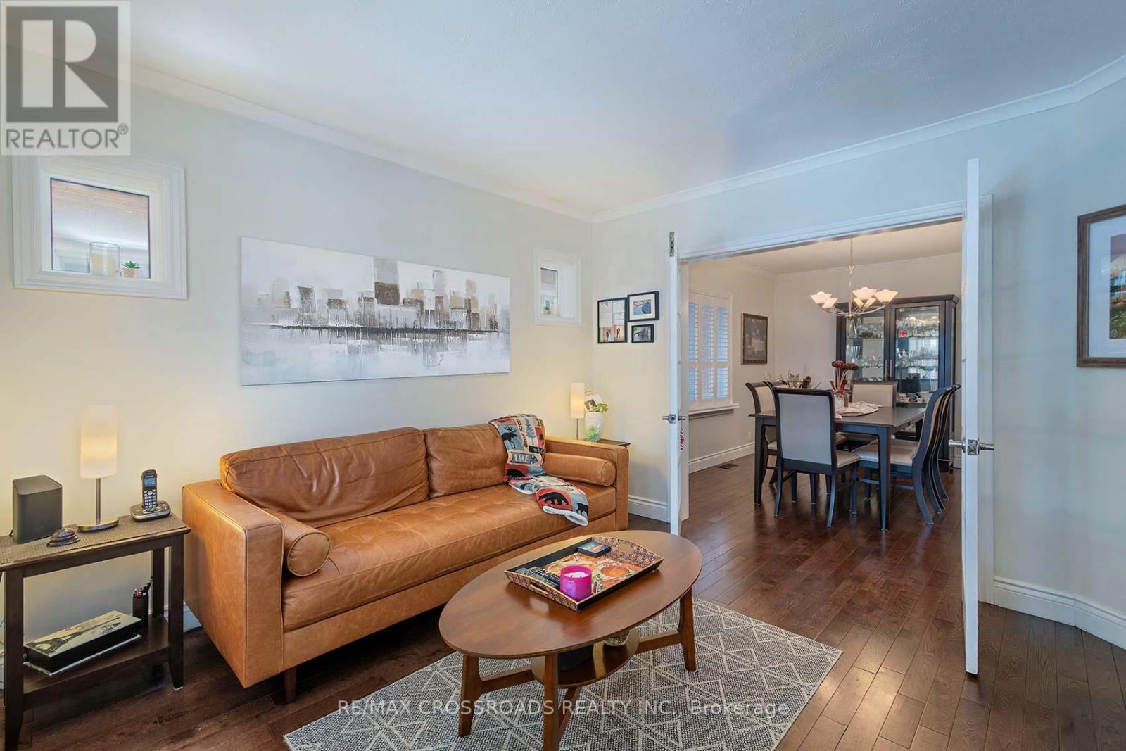 463 Milverton Boulevard, Toronto, Ontario  M4C 1X4 - Photo 9 - E12828462