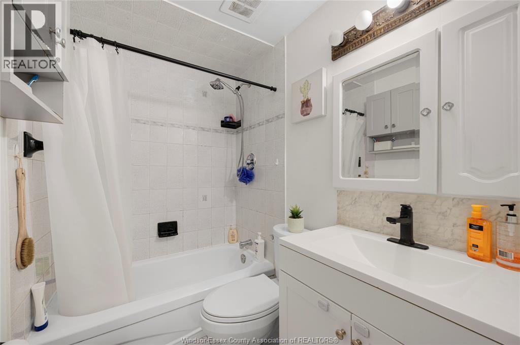 6384 Thornberry Crescent, Windsor, Ontario N8T 3A2 - Photo 17 - 26004190